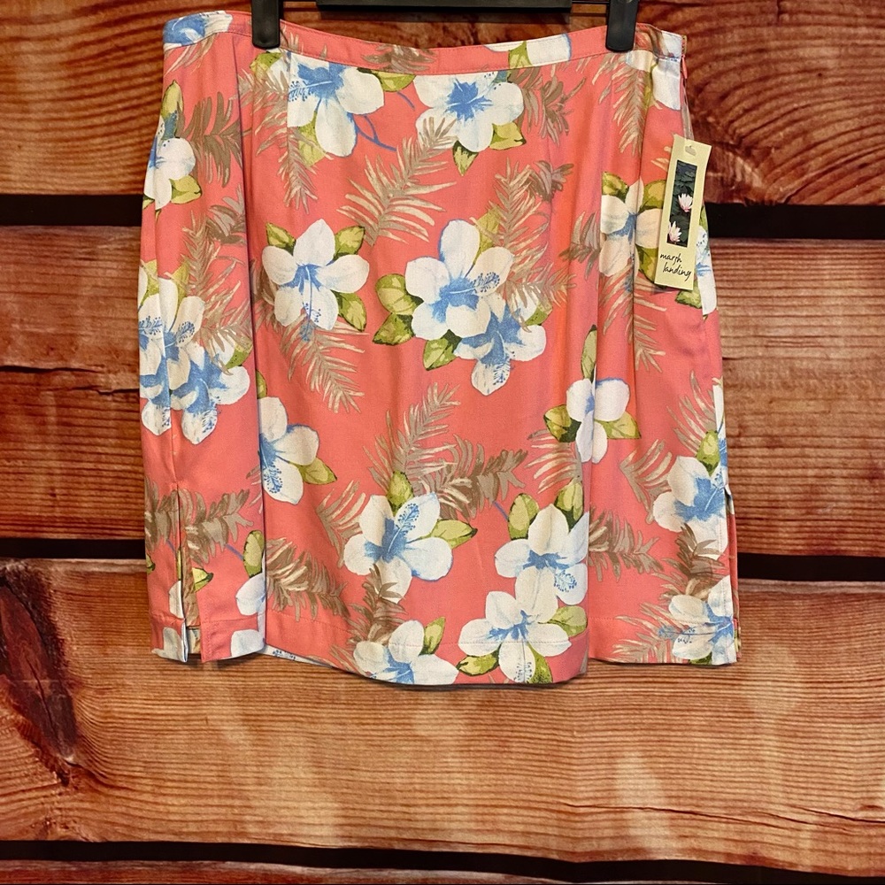 Marsh Landing Tropical Coral Skort